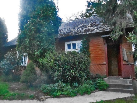 Krzeczkowice.Dom drewniany z 1944 roku Henryka Płazy. Nadal zamieszkały. Stan na sierpień 2014 roku.